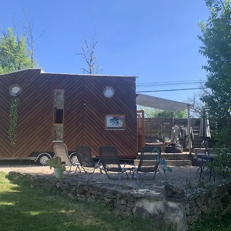 Tiny House & Climatisee Ferienhaus Faycelles
